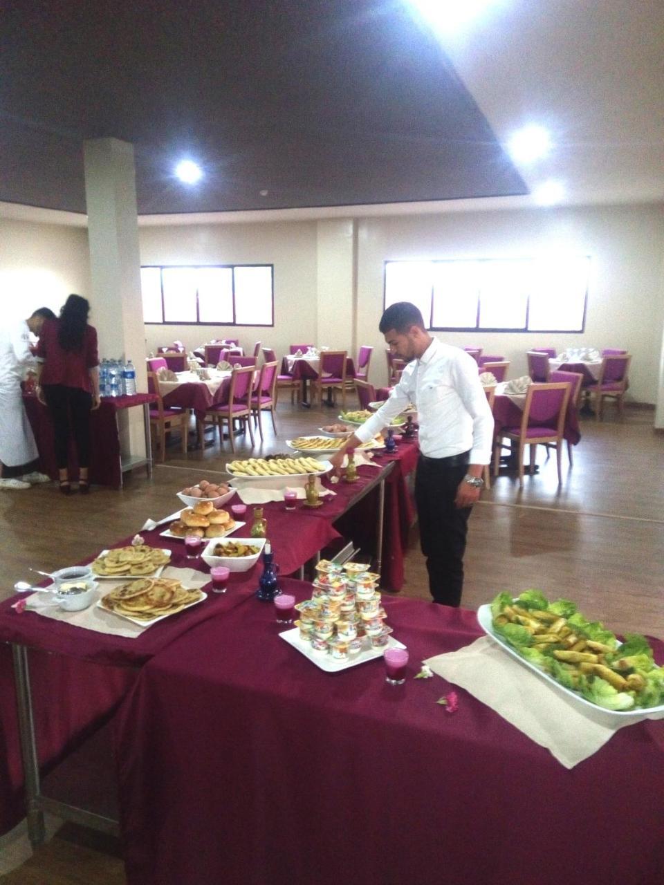 Green Cactus Hotel Benguerir ภายนอก รูปภาพ